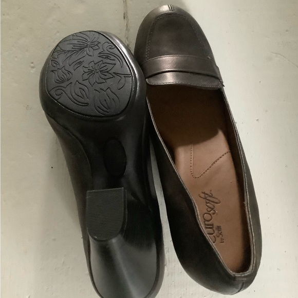 Sofft Women's Black Heels - Picture 3 of 5